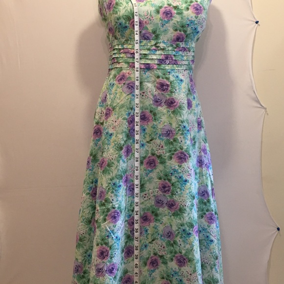 V Neck Sleeveless , Lined Made by K Studio - Picture 2 of 8